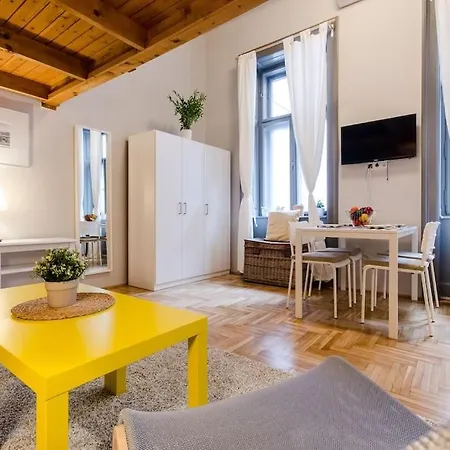 Sunset Studio. Lejlighed Budapest